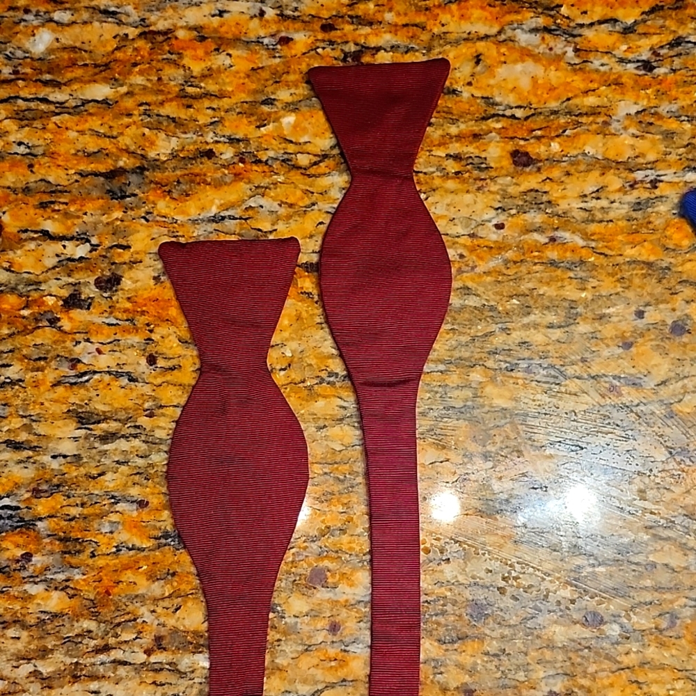 Ben Silver Bow Tie- Maroon
